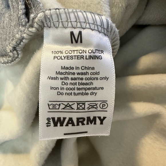 the WARMY OVERSIZED HOODIE DRESS - Color Gray ONLY - Size M - Picture 5 of 6